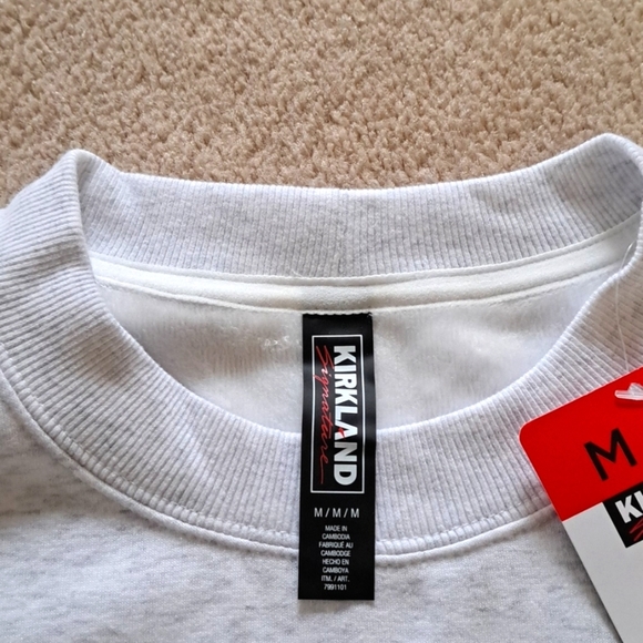 Kirkland Signature Sweatshirt Crewneck Cozy Fleece Lined Medium Light Grey Top - Picture 9 of 12